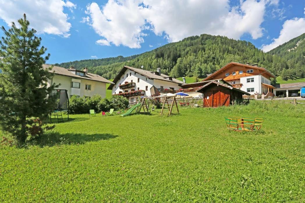 Gasthof Albergo Neuwirt Val di Vizze Eksteriør bilde